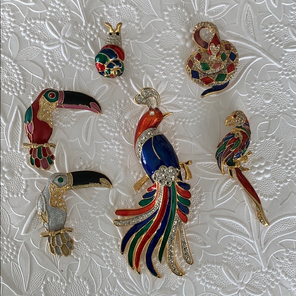 ⭐️Vintage Pin Bundle⭐️